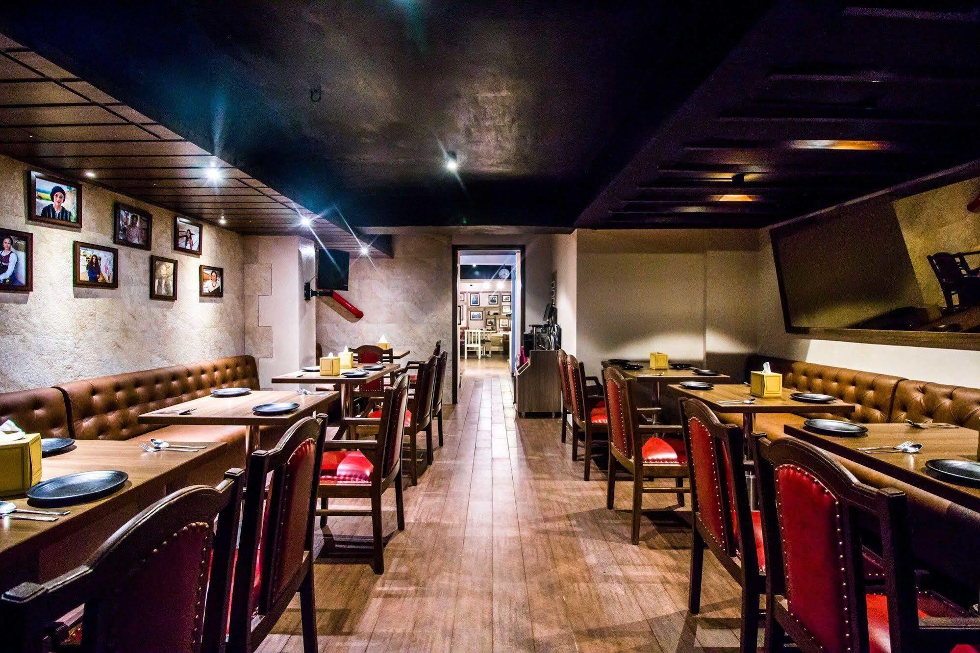 孟买国际机场东方紫菀酒店 外观 照片